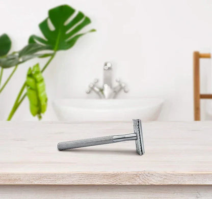 Truekind® Imported Premium Metal Smooth Shaving Unisex Razor [10 Free Blades] 😍